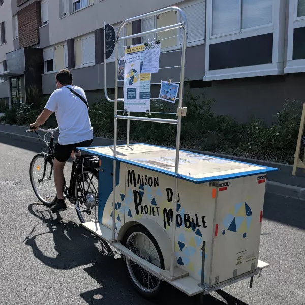 Outil mobile tracte par velo - bouton.webp